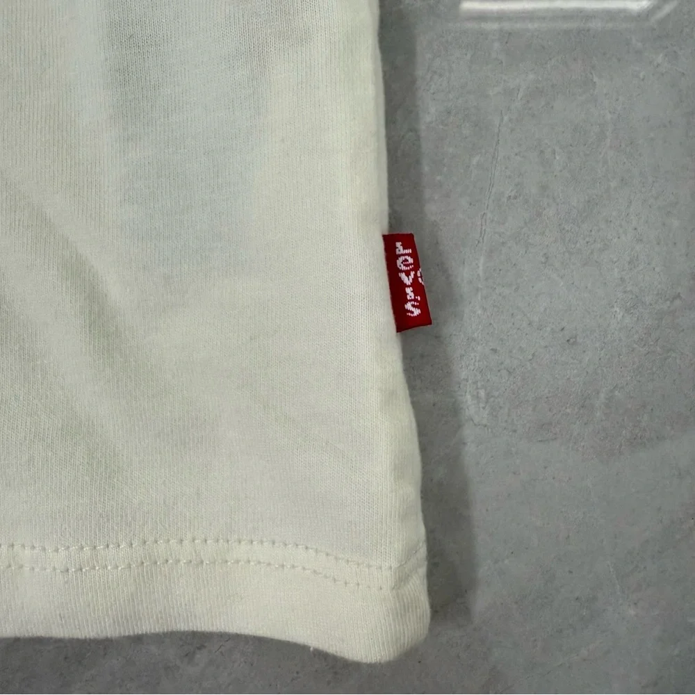 Women’s Levi’s Perfect T-Shirt Moody Spot The Tab Cowboy Boots Graphic Small - Picture 6 of 16